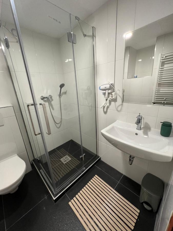 Hostel Do-Re-Mi Прага Екстер'єр фото